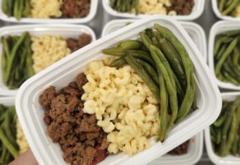 Burger Mac and Cheese with Green Beans