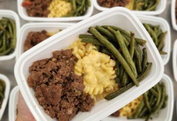 Burger Mac and Cheese with Green Beans
